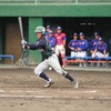 7.逆転タイムリーを放つ沖大・内間安音（2回戦・第一工大戦）