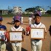 個人賞（右から　玉木（高学年殊勲　武蔵）石垣（高学年敢闘　荒鷲）伊志嶺（低学年殊勲　荒鷲Ｊ）福仲（低学年敢闘　オリ）